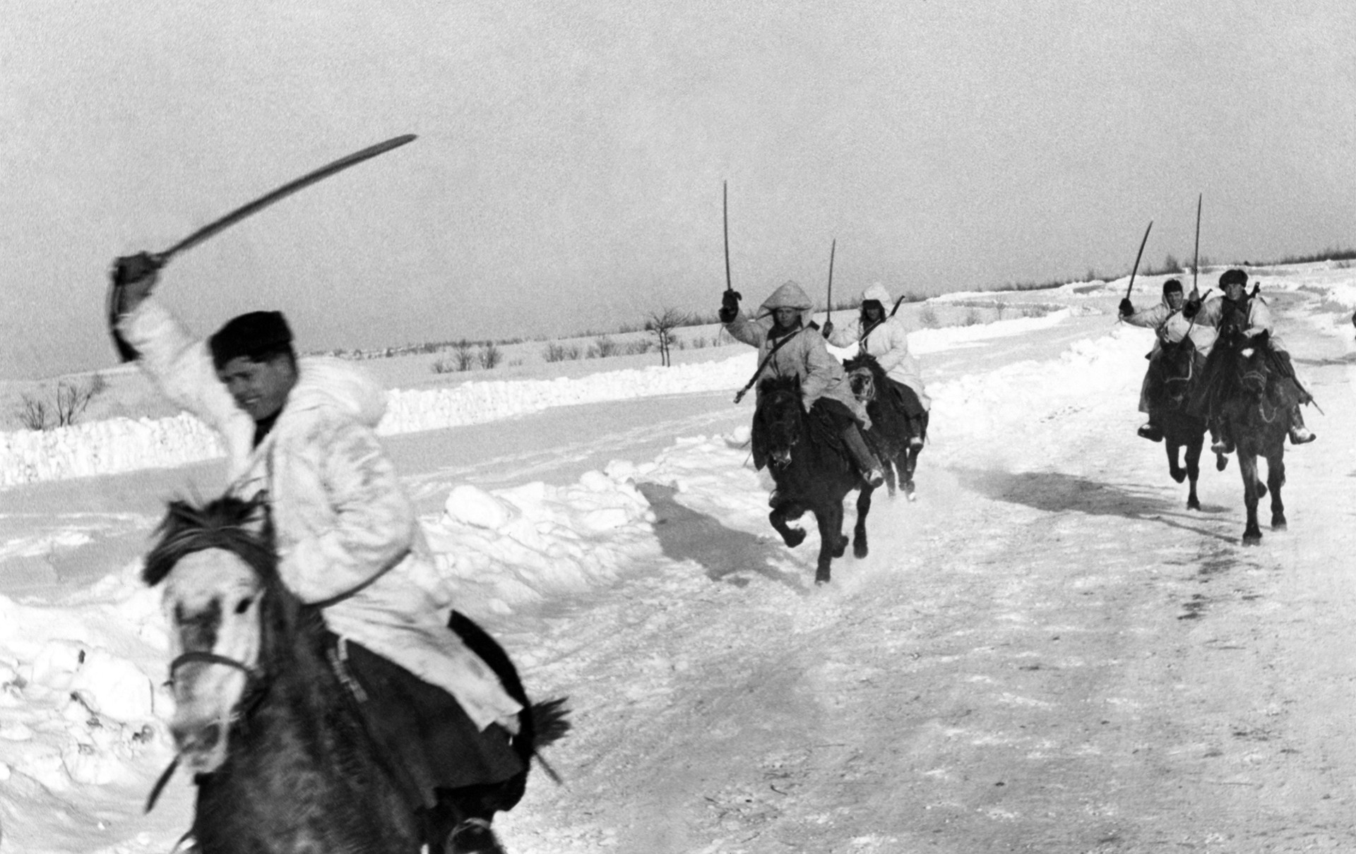 Конная атака конногвардейцев Генерала Белова