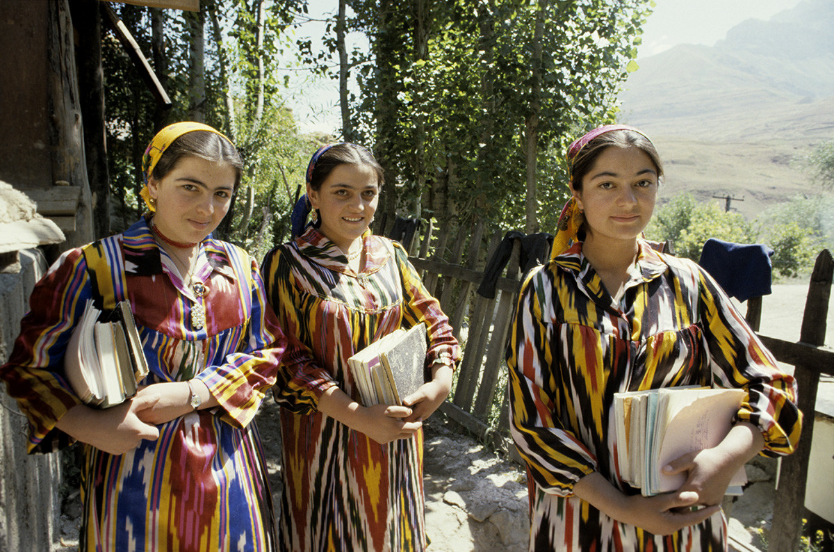 Таджички в кишлаке