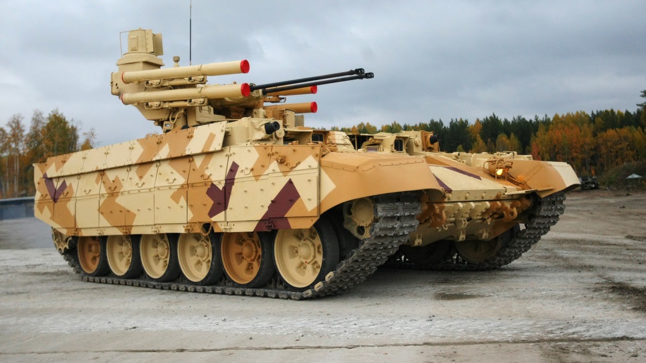 Kendaraan tempur pendukung tank Terminator pada Pameran Senjata, Peralatan Militer, dan Amunisi Keempat di Nizhny Tagil tahun 2013.