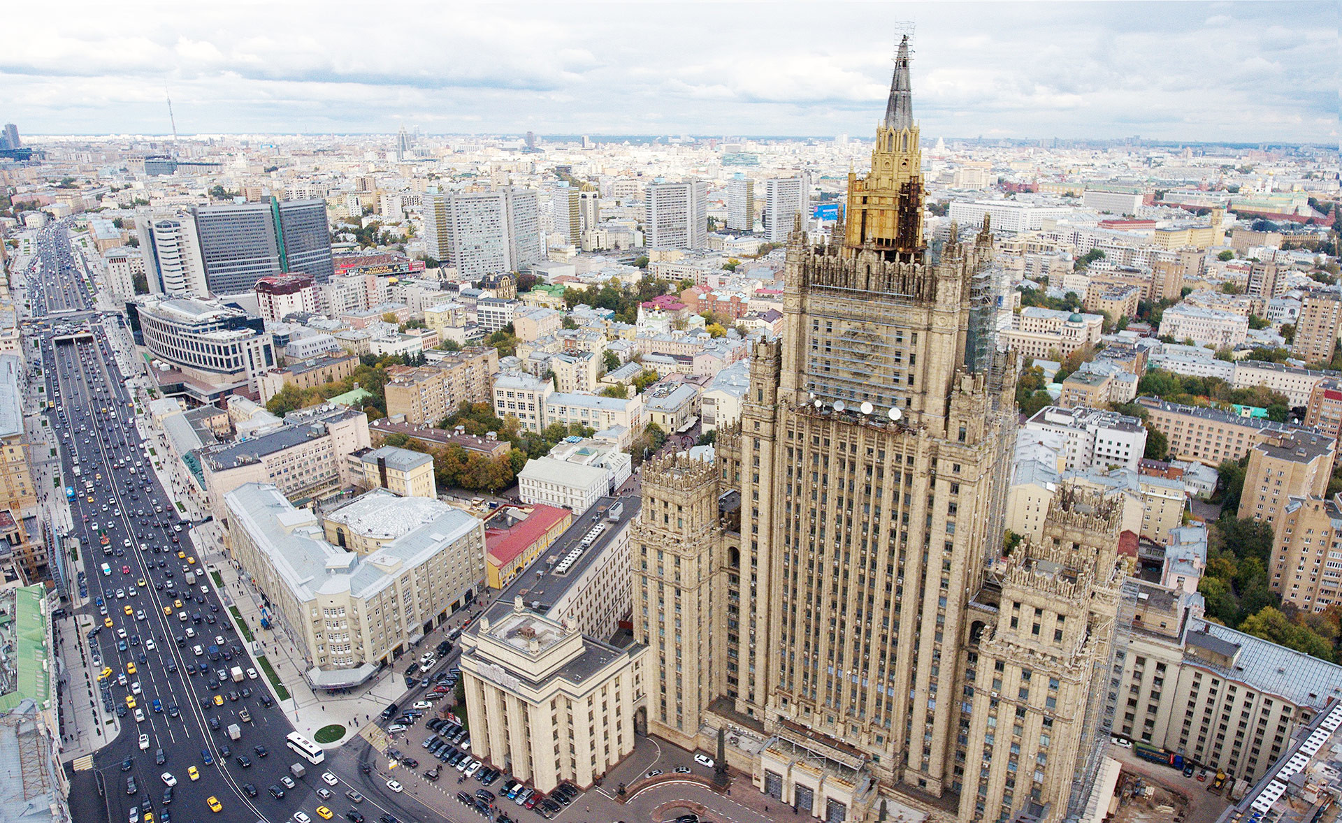 Why Stalin’s Skyscraper Needed A New Steeple - Russia Beyond