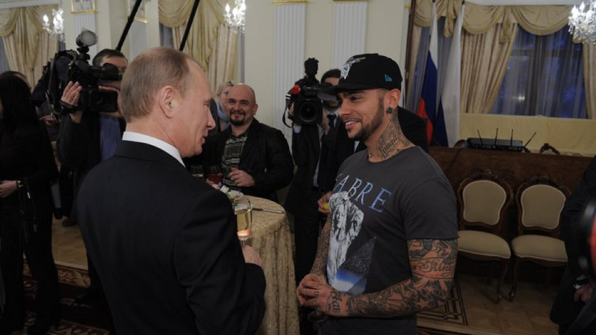 Agência de rapper milionário russo rouba design – e até funcionário ...