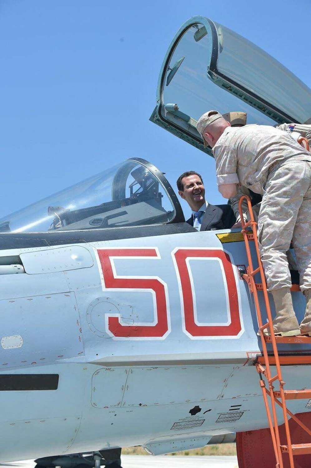 Sirijski predsjednik Bašar Asad na zrakoplovnoj bazi Hmejmim