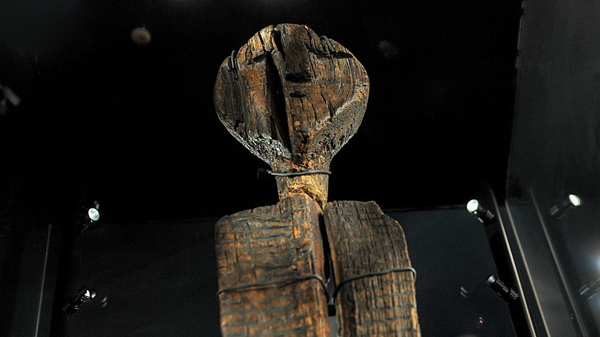 El ídolo de Shigir, tallado hace unos 11.000 años, es la escultura en madera más antigua del mundo.
