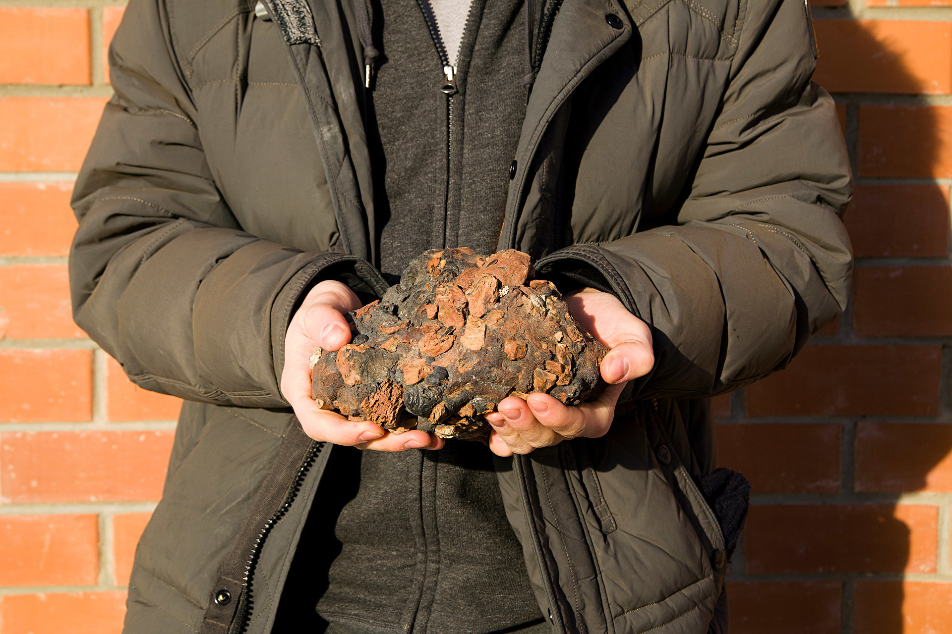 wie-tscheljabinsk-noch-heute-an-seinem-f-nf-jahre-alten-meteoriten