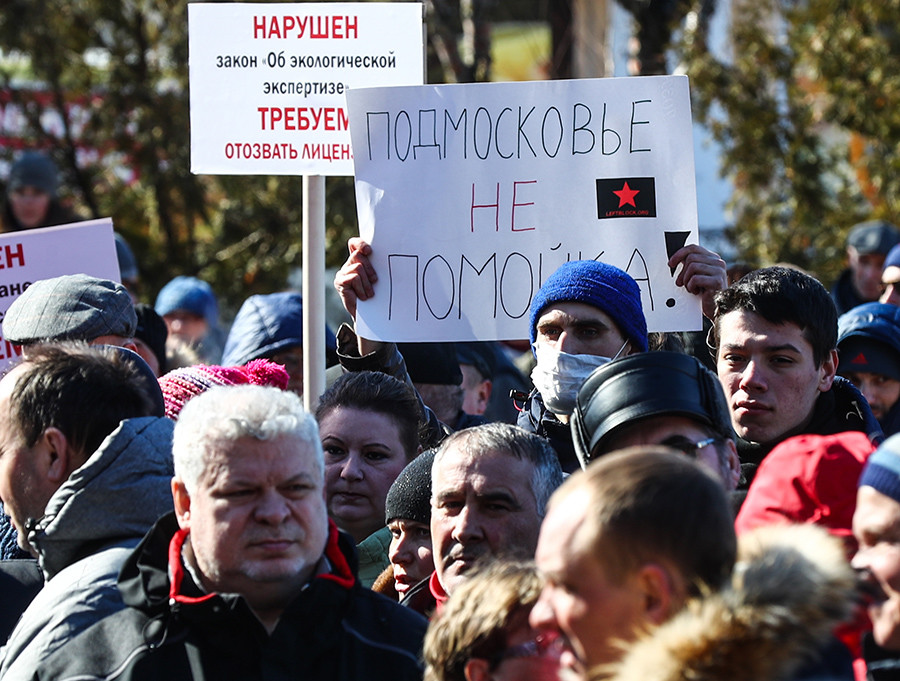 モスクワ近郊のヴォロコラムスク市は、数週間にわたって、近くのゴミ処理場に反対する住民の抗議があった。