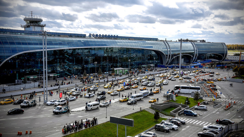 Bandara Internasional Domodedovo di pinggiran Moskow.