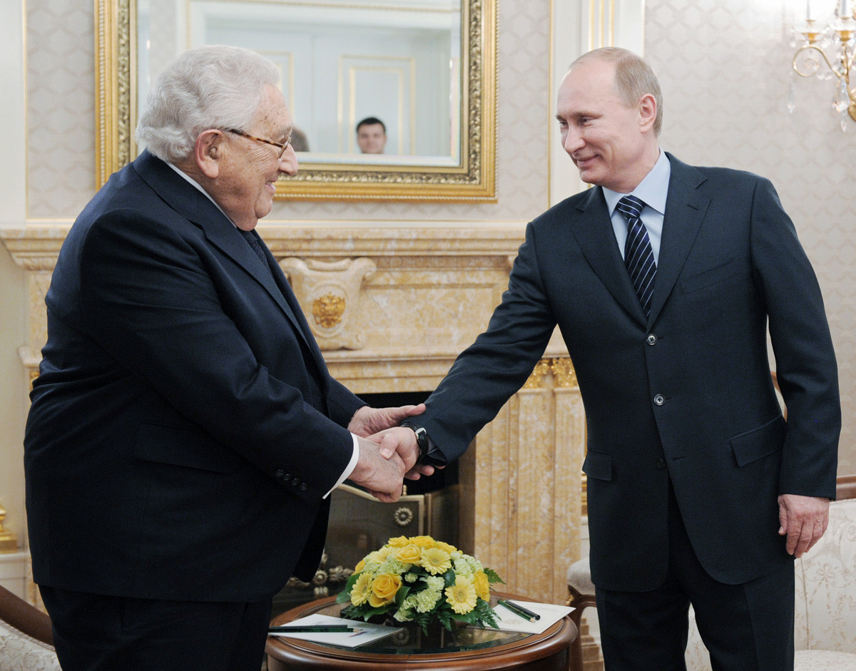 Putin je čovjek koji osjeća jaku vezu - unutarnju vezu - s ruskom poviješću, kaže Kissinger.
