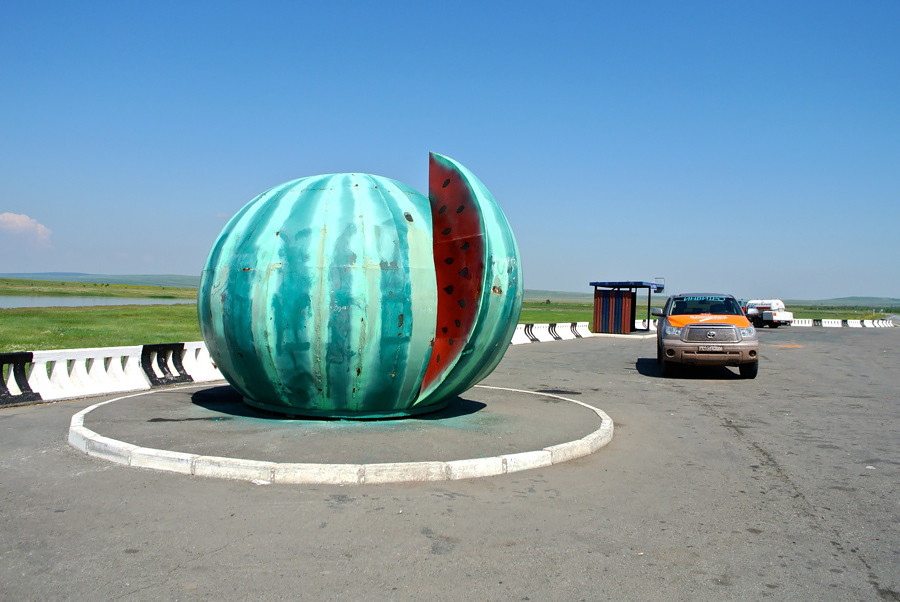 15 изключително чудати и необичайни руски паметници - Russia Beyond ...
