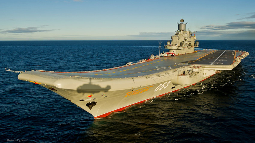 Na Ruski Letalonosilki Admiral Kuznjecov So Odstranili Padli erjav 