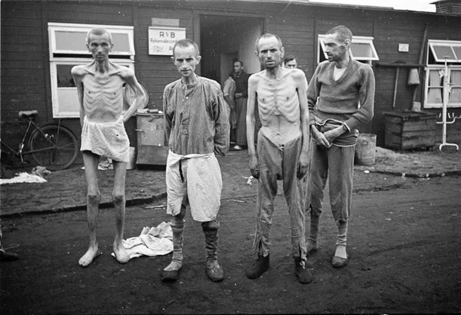 Sovjetski ratni zarobljenici u oslobođenom logoru Sachsenhausen.

