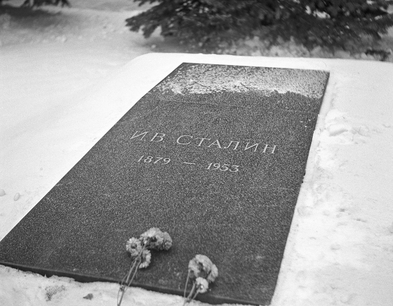 1970までのスターリンの墓