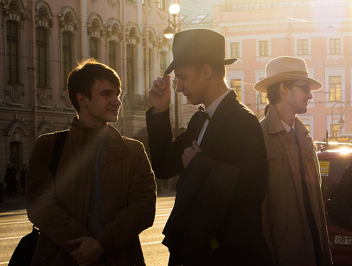 Mladi u Sankt-Peterburgu.