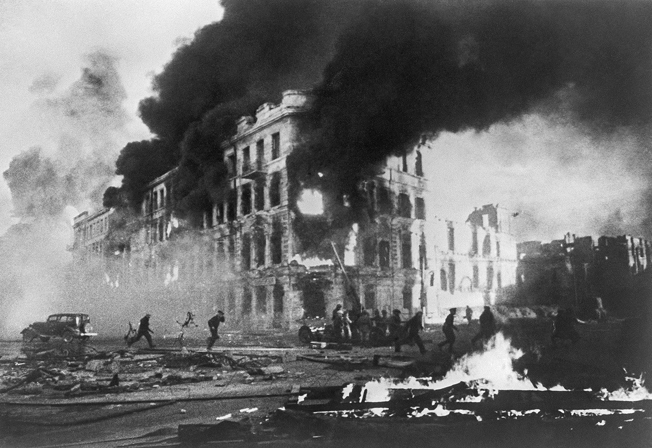 Stalingrad med nemškim bombardiranjem