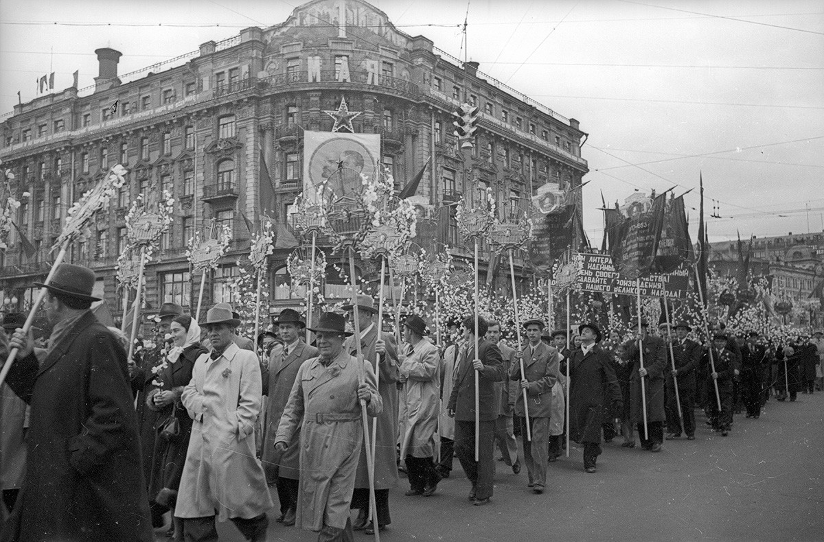 デモの隊列、モスクワ、1953年5月1日