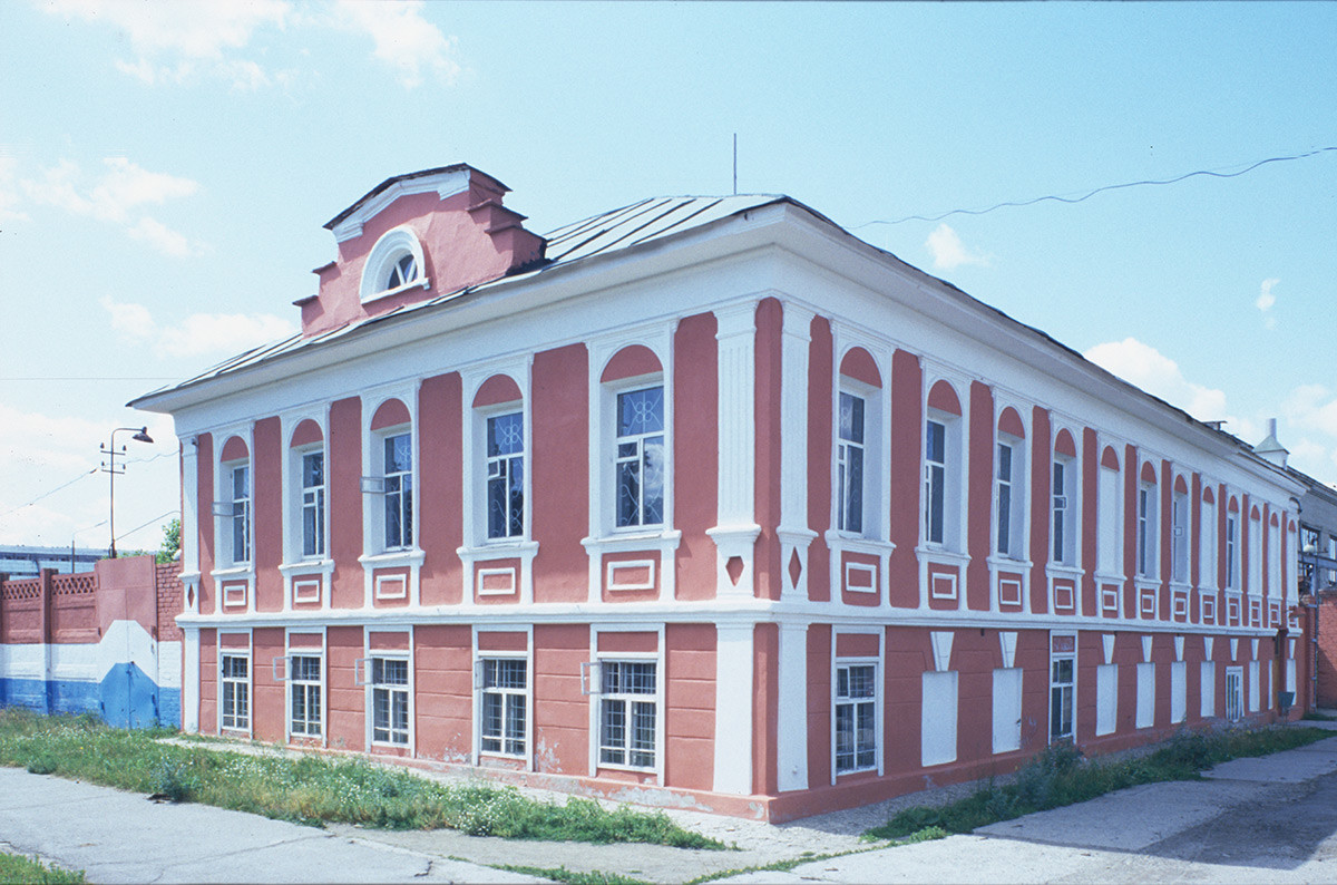 Hiša M. V. Golovanova. Zdaj Muzej tovarne radia, Sovjetska ulica št. 28. 14. julij 2003

