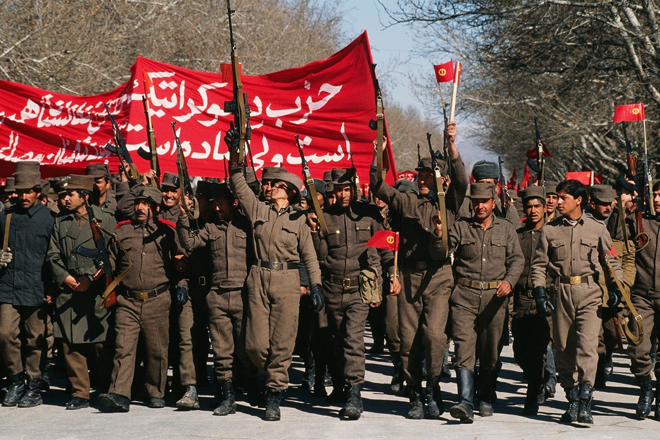 アフガニスタン人民民主党が行なったデモ