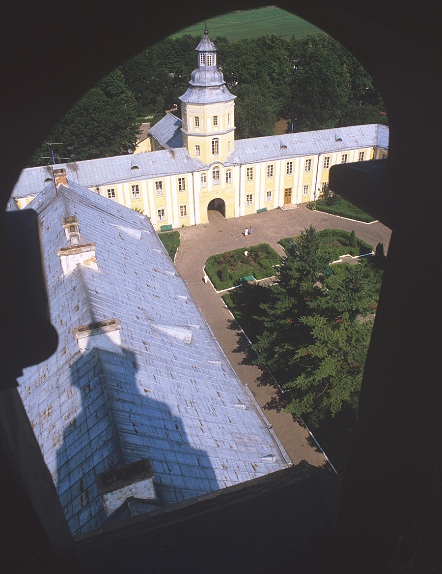 Pada zaman Soviet, Kastil Nesvizh abad ke-16 menampung sebuah sanatorium. Foto diambil pada 1986.