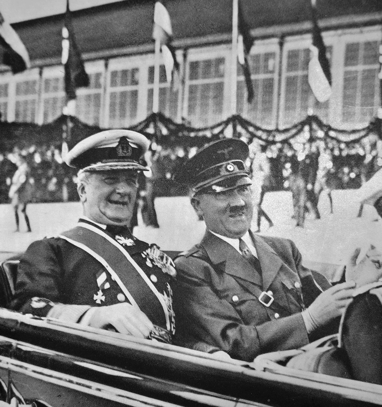 Унгарскиот лидер Миклош Хорти и Адолф Хитлер 1938 година.
