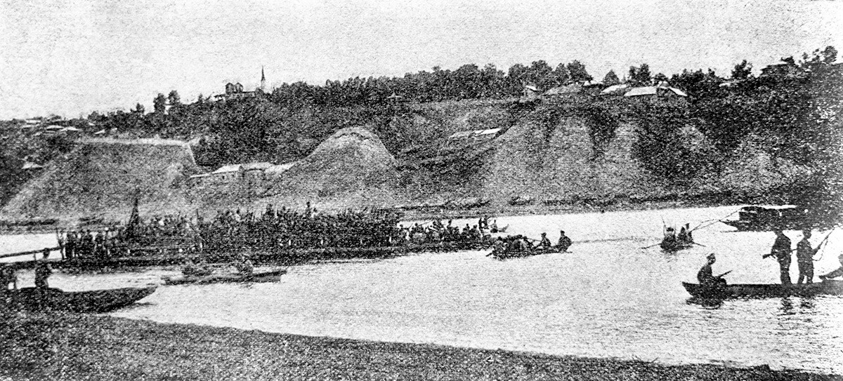 Die Überquerung des Belaja-Flusses durch die 25. Gewehrdivision unter Tschapajews Kommando, 1919.
