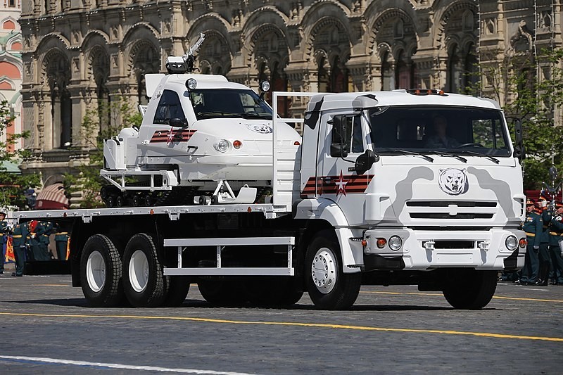 Berkut transportado en un camión. Desfile de la Victoria de 2018.


