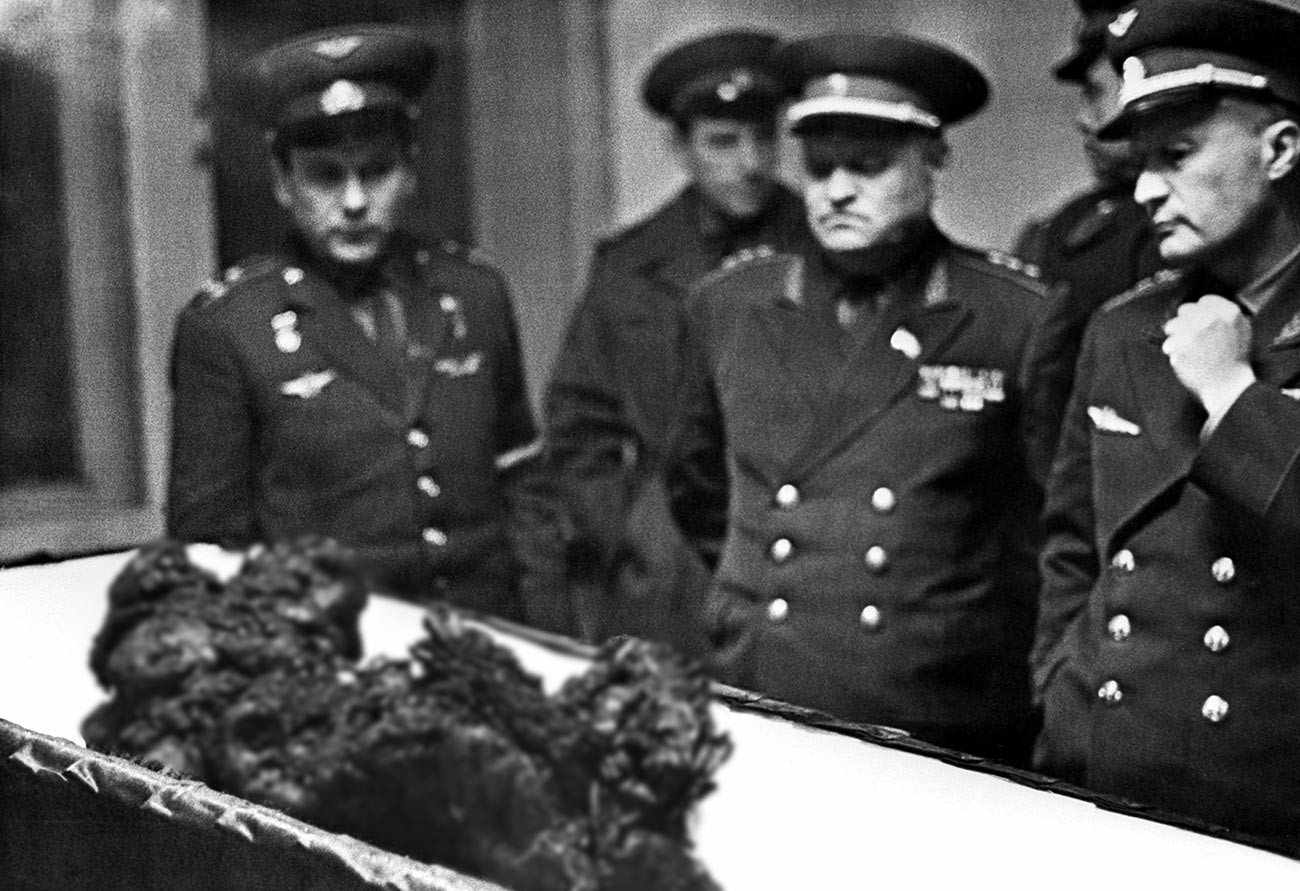 Los restos de Vladímir Komarov después del accidente.
