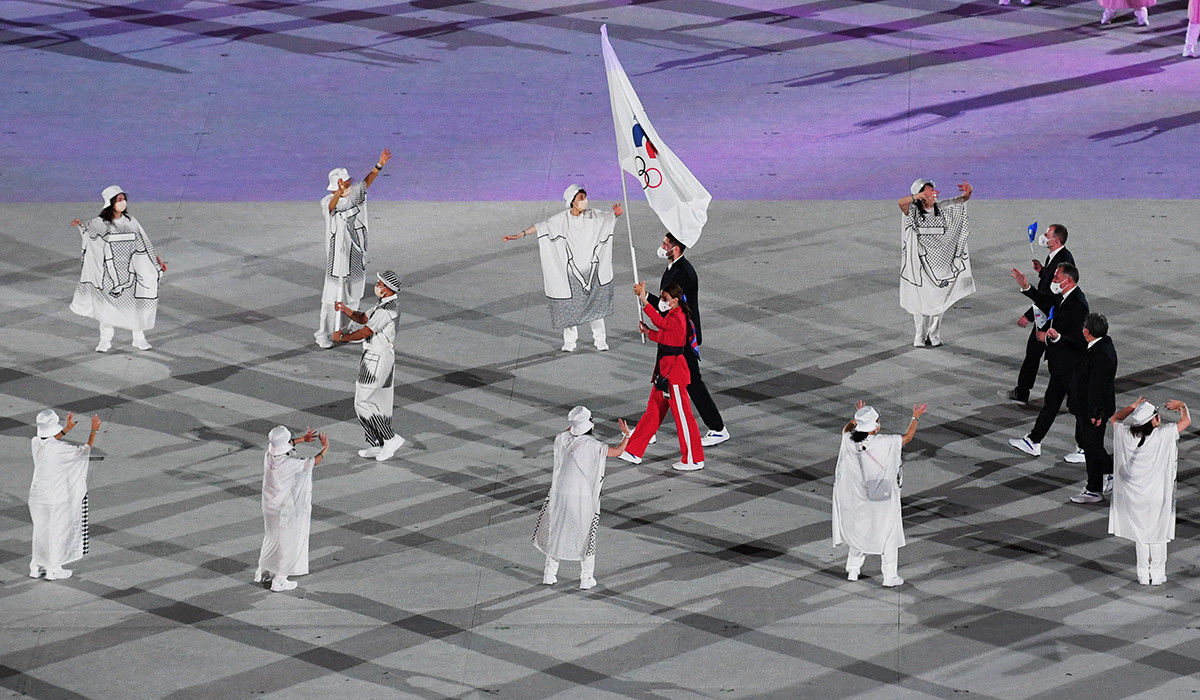 Gli atleti del Comitato olimpico russo (ROC) durante la cerimonia di apertura dei Giochi di Tokyo