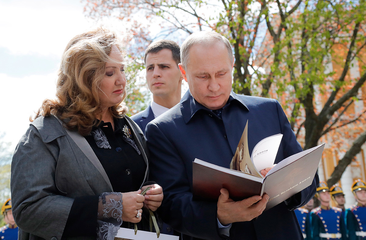 Владимир Путин с председателем наблюдательного совета фонда 