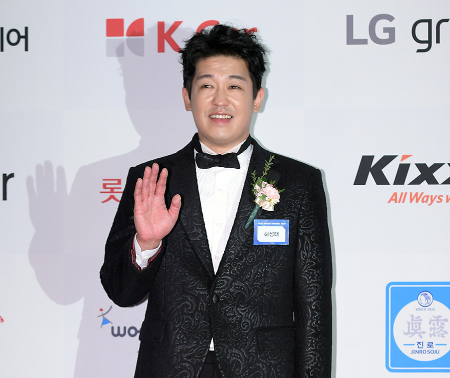 Актер Хо Сон-тхэ на вручении премии 2020 Korea First Brand Awards в Сеуле, Южная Корея