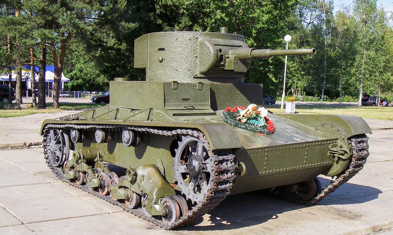 T-26, postavljen u blizini muzeja-diorame 