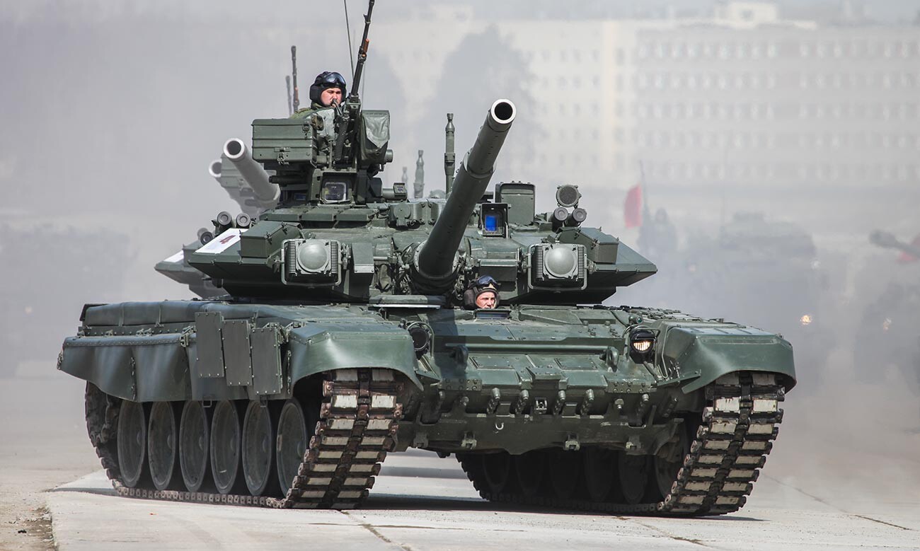 T-90A na probi uoči Parade Pobjede u Alabinu