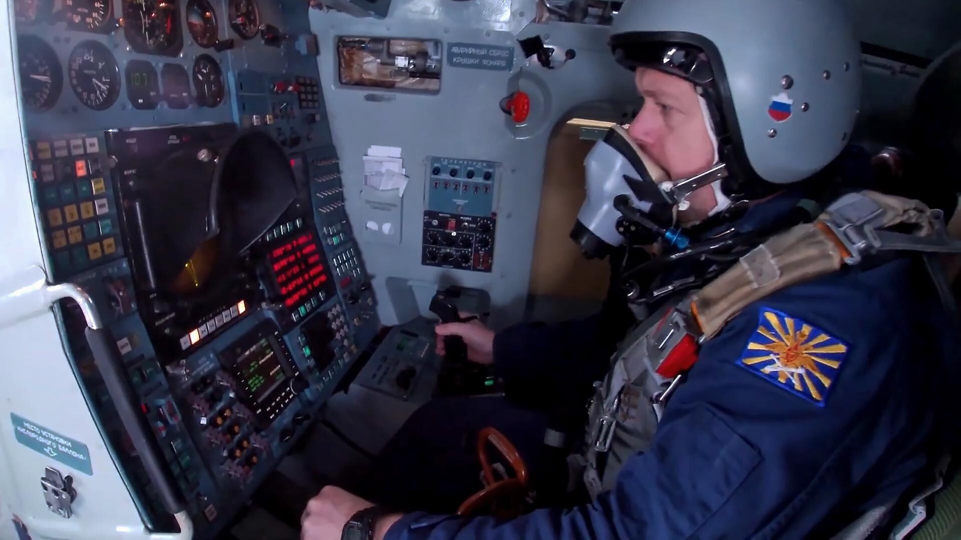  2020. Un piloto de un avión bombardero estratégico supersónico Tu-160 durante un vuelo. Ministerio de Defensa ruso.