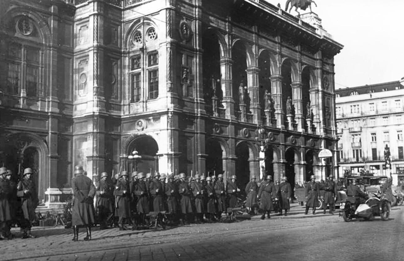 Prajurit Tentara Federal Austria di Wina, 12 Februari 1934.
