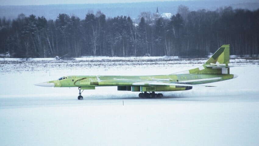 Првиот лет на новиот Ту-160М2.


