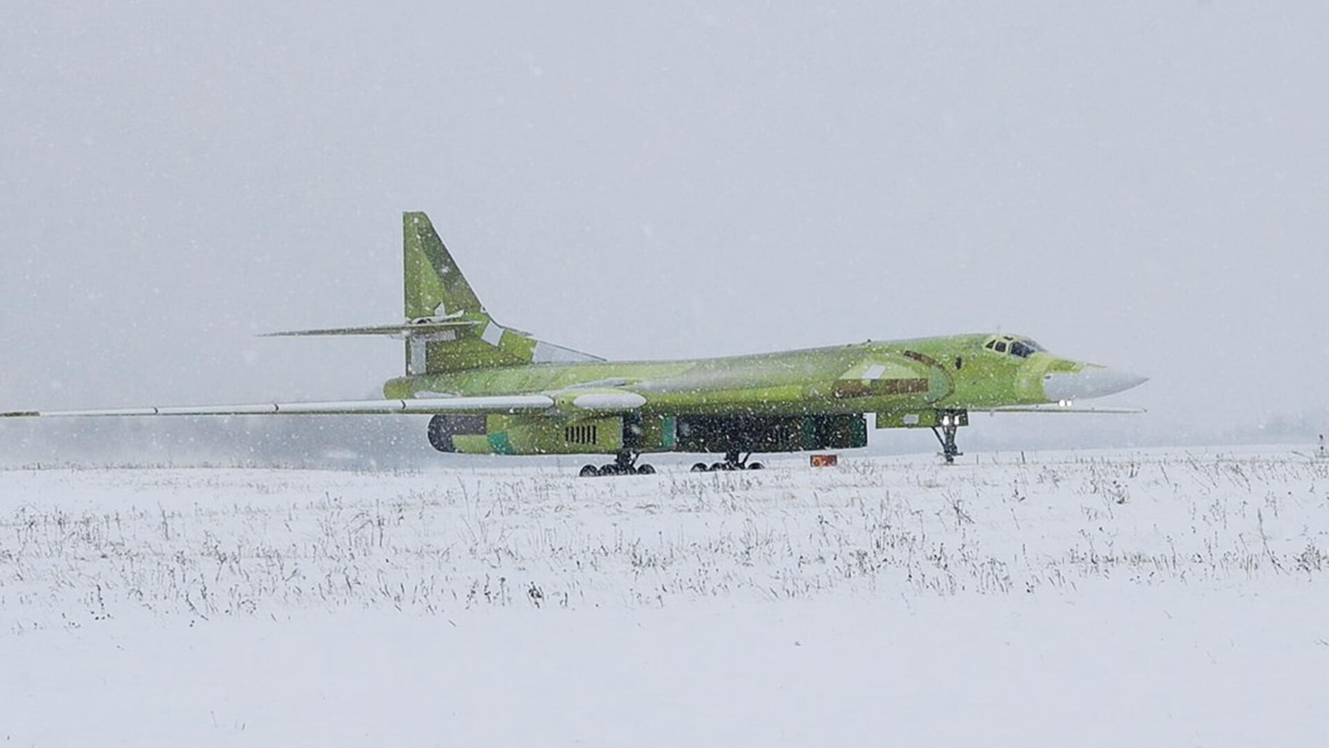 Првиот лет на новиот Ту-160М2.

