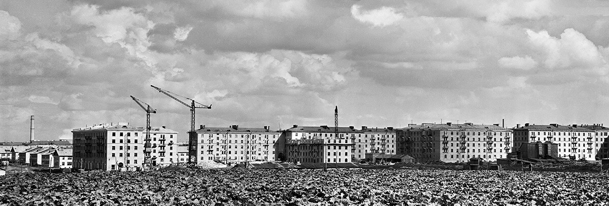 Pembangunan Distrik Novye Cheremushki di Moskow, 1954.