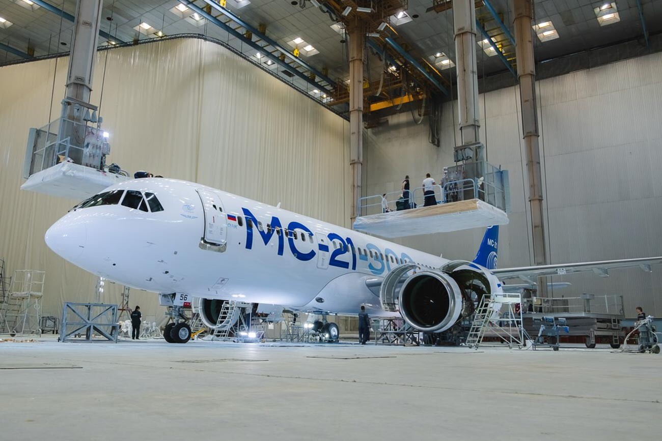 МС-21-300 на аеродрому Раменское спреман за сертификационе тестове