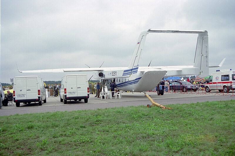 S-80 (vista de lectura) en el Salón Aéreo de Moscú en Zhukovski, 2003.