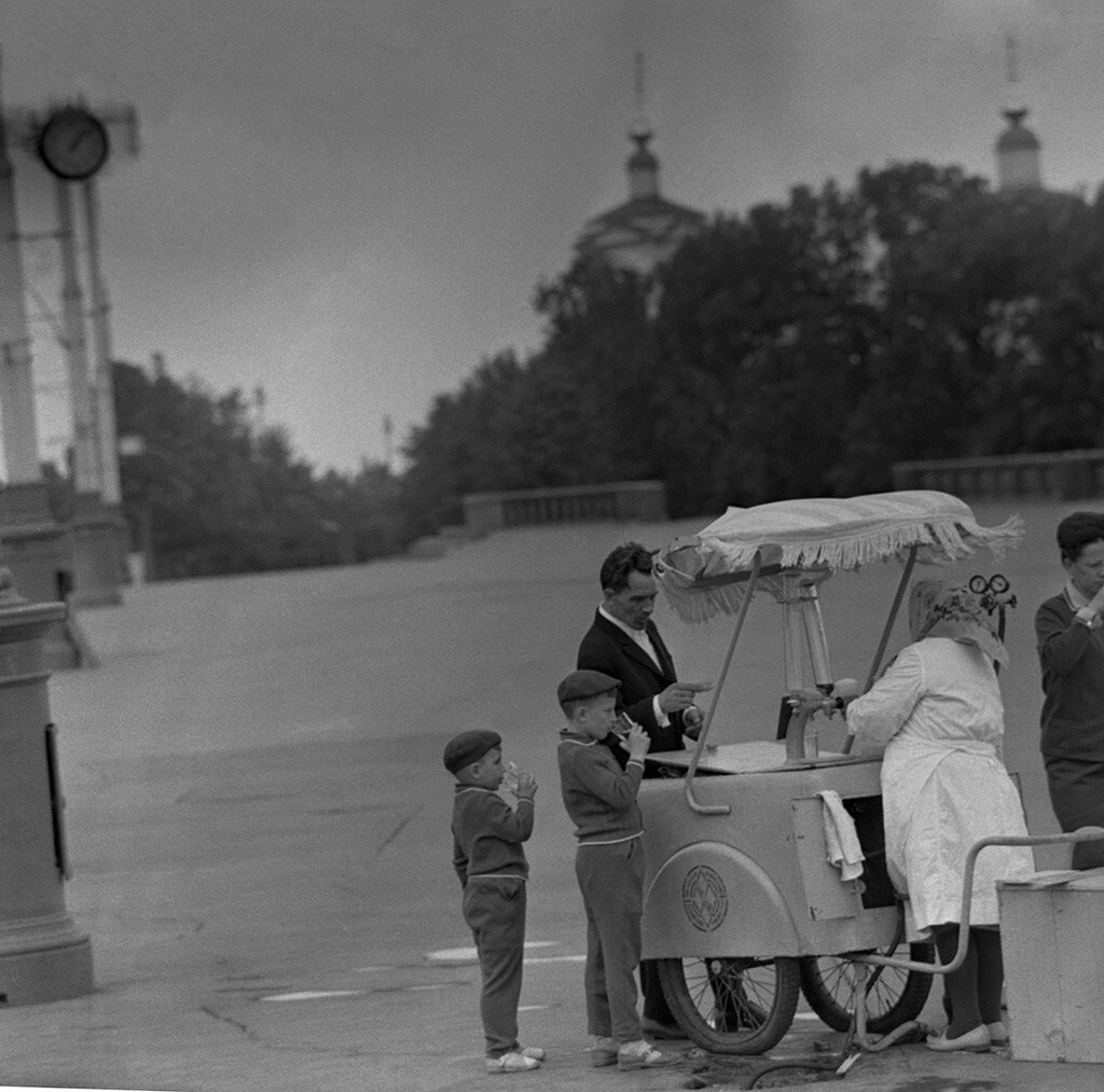 Das sowjetische Moskau der 1950-1970er Jahre durch die Kameralinse von ...