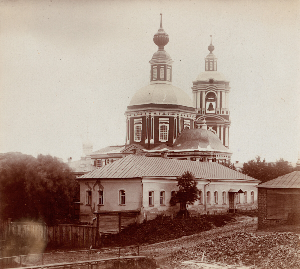 Church of the Nativity of the Virgin. Southeast view with bell tower. Summer 1912