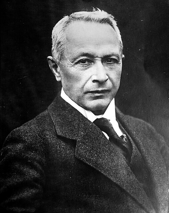  Хуго Юнкерс (снимката е направена сред 1915 и 1920 г.) 