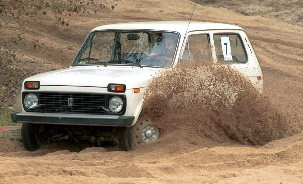 「VAZ2121」（ニヴァ）はソ連初のオフロード車。四輪駆動で農村部の道のない場所をしっかりと走行した。サマーラのヴォルガ自動車工場で1977年から生産されている。個別の改良は現在でも行われている。