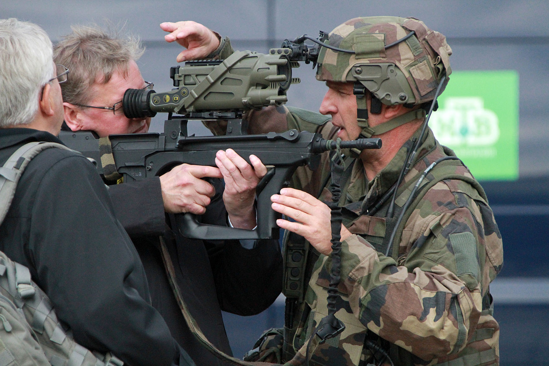 この展示会では、ロシアと海外の武器メーカーの積極的な交流が目立った。