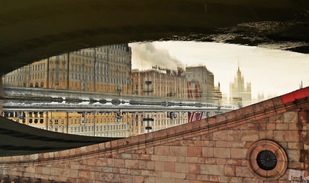 観点によっては全く異なる効果が得られる // ある有名なモスクワの橋から見た眺め