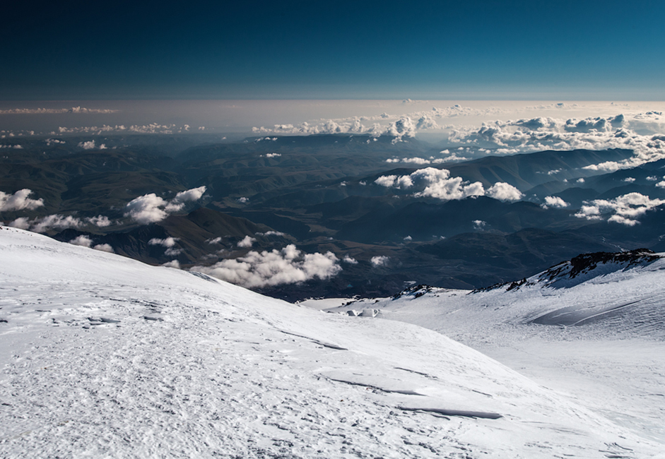 Climbing Elbrus, the highest peak in Russia - Russia Beyond