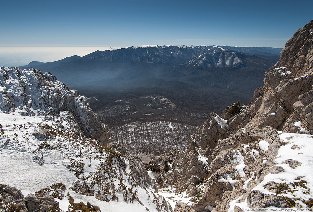 Potrebna su dva ili tri sata da biste se popeli na vrh. Pogled s 1527 m nadmorske visine je zadivljujuć.