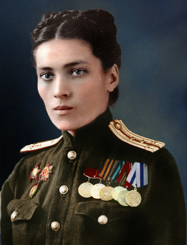 Kapetanica medicinske službe sovjetske vojske, 1945.