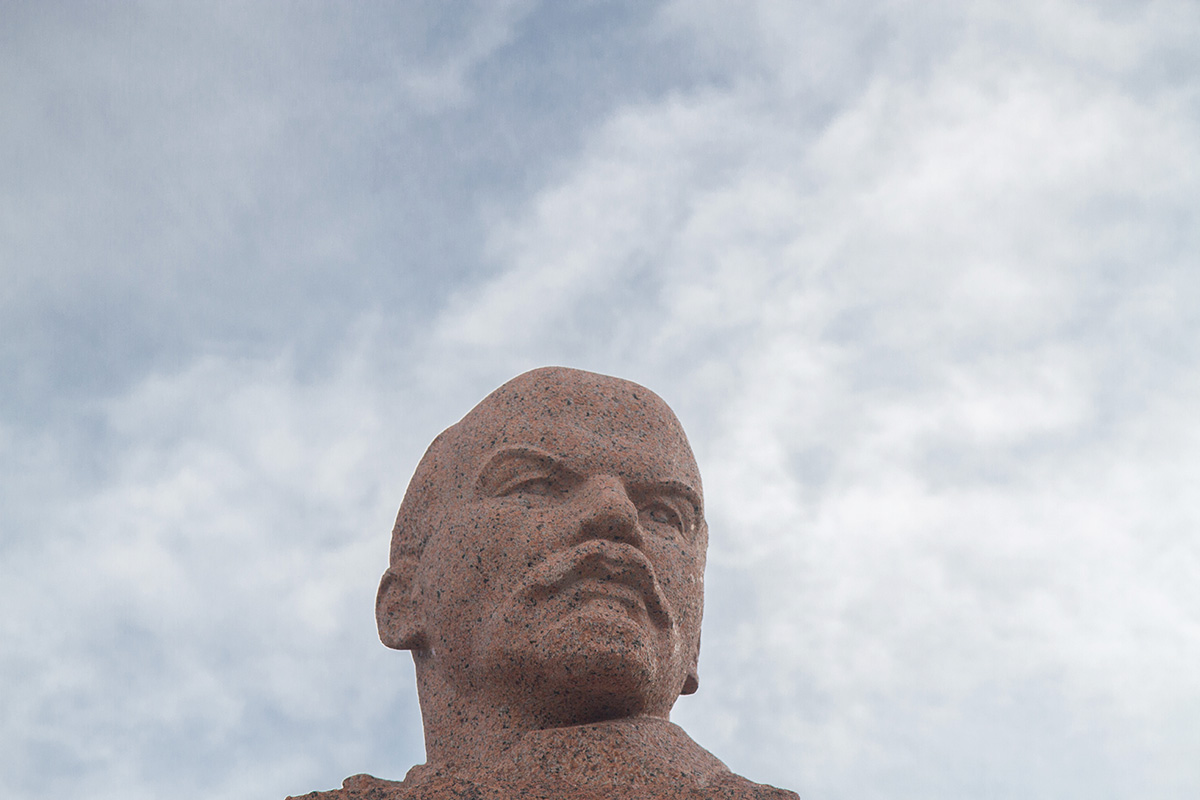 Lost and forgotten: The northernmost Lenin statue in the world - Russia ...