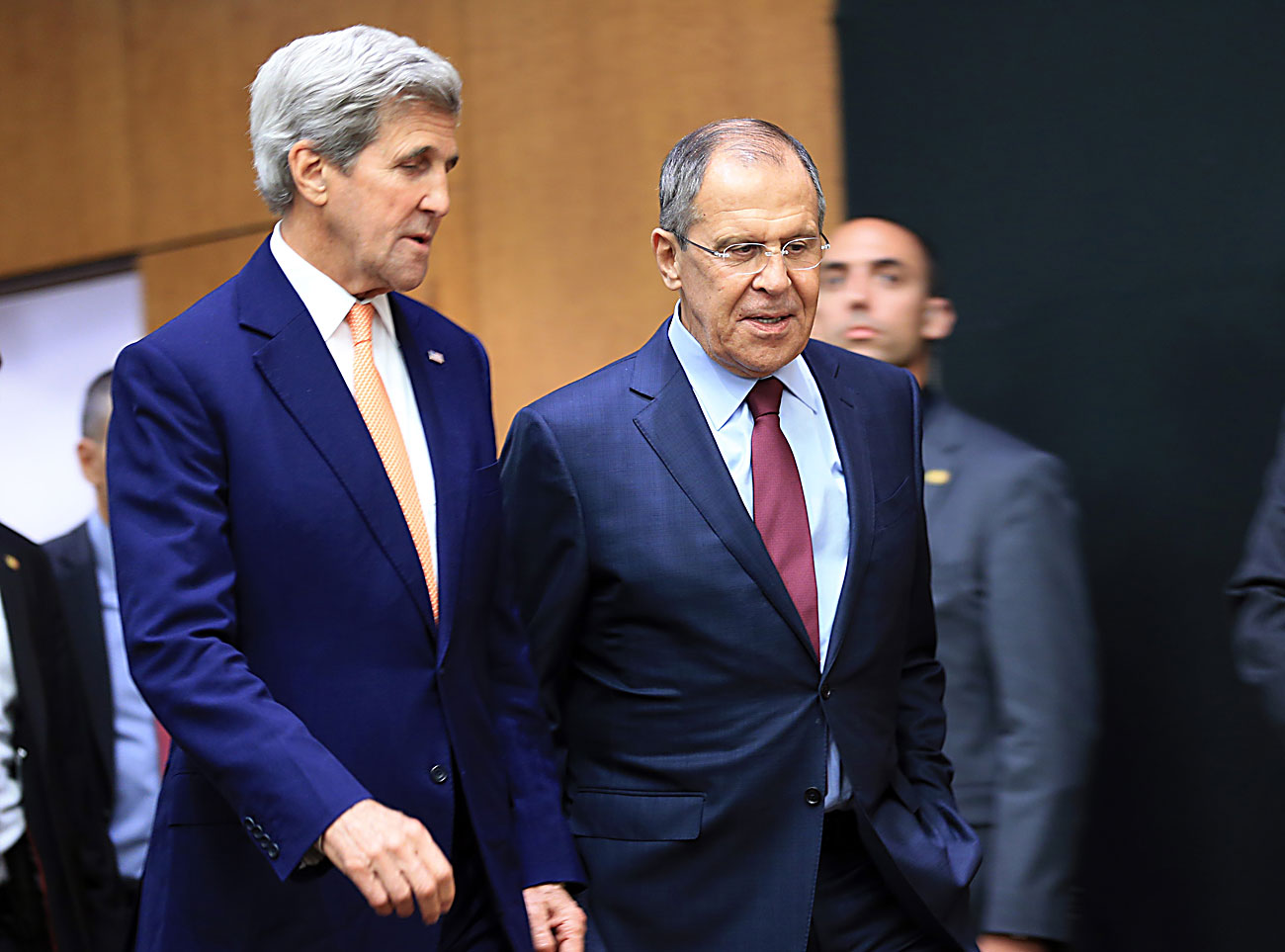 Ruski zunanji minister Sergej Lavrov in ameriški državni sekretar Sergej Lavrov na pogajanjih v Ženevi
