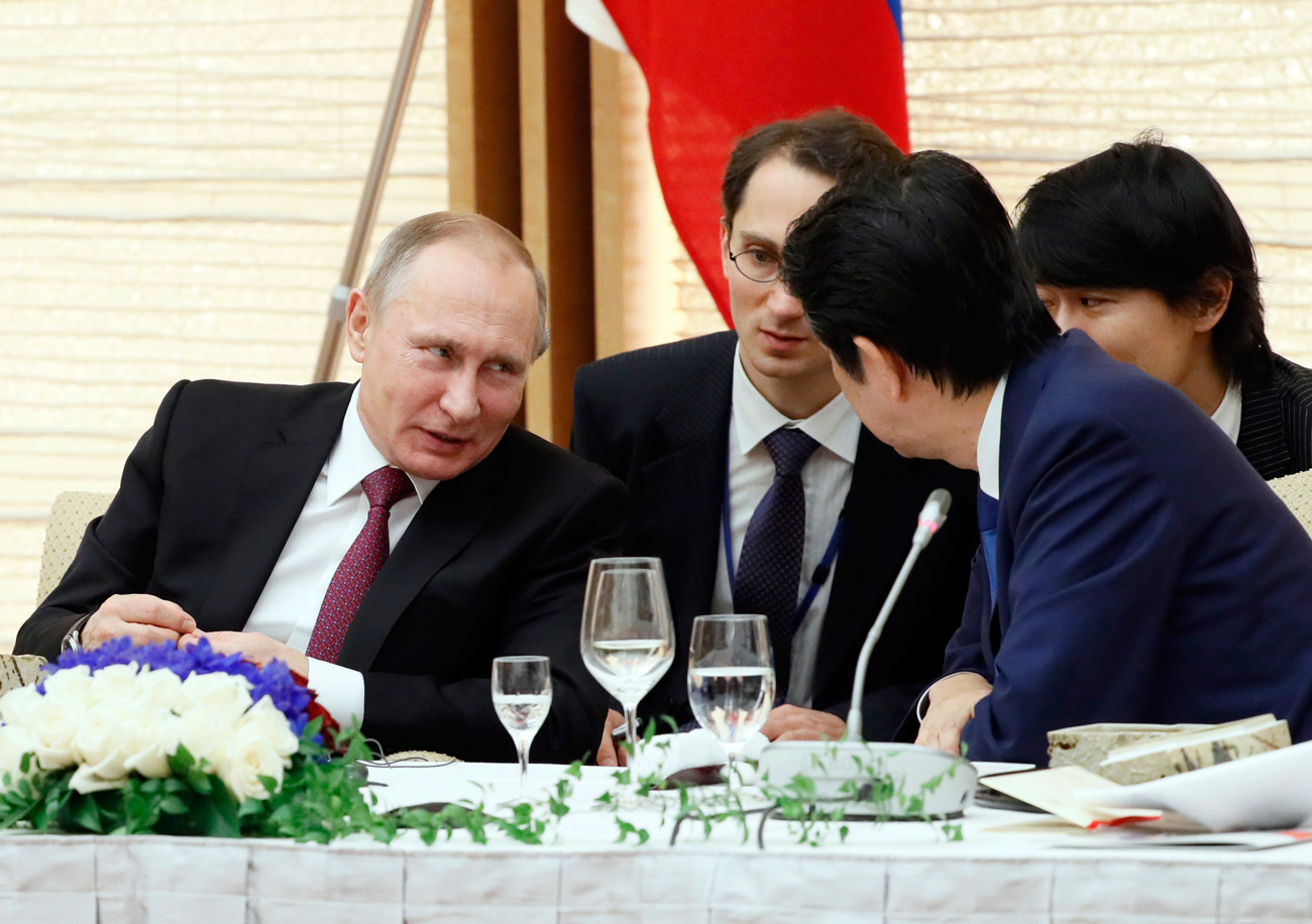 ウラジーミル・プーチン大統領と安倍晋三首相