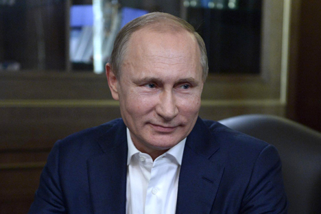 Putin mengatakan bahwa ia menyesalkan bahwa pemerintahan Obama harus menyelesaikan pekerjaan mereka dengan cara ini.